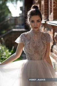 Свадебное платье  Алексис А-силуэт, Закрытые, Кружевные